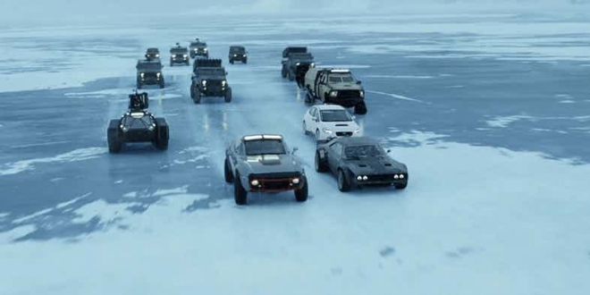 The-Crew-Drives-Across-Ice-in-Fate-of-the-Furious-1-660x330.jpg