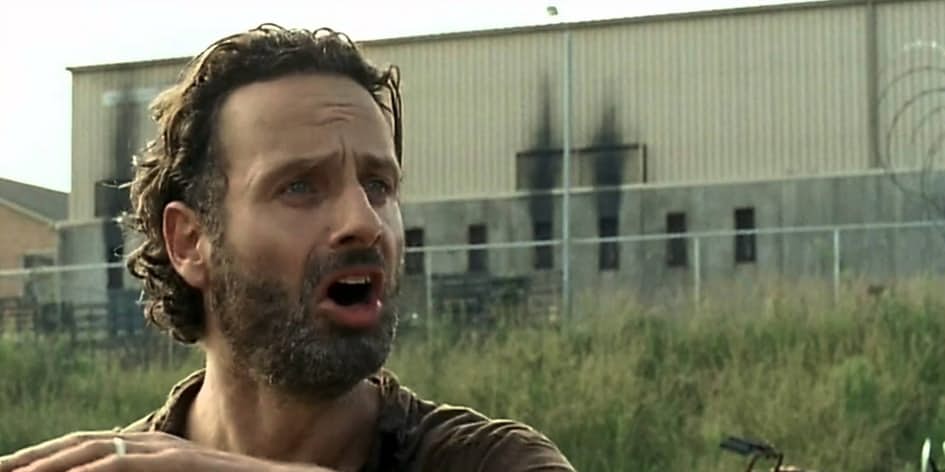 The-Walking-Dead-Rick-Grimes-In-The-Middle-Of-Talking