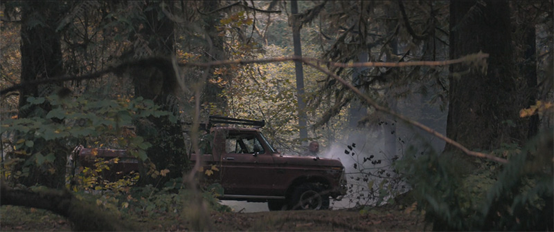 راب و ماشین خراب شده‌اش در فیلم خوک